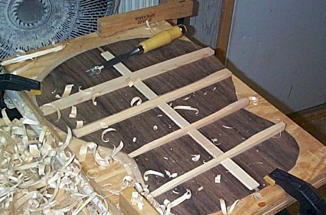 bsom.backbracing.013000a.jpg (61453 bytes)