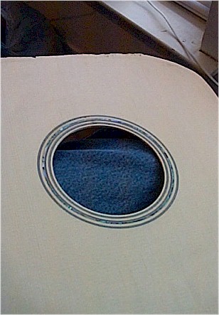 bsom.soundhole.inlay.012700.jpg (39911 bytes)