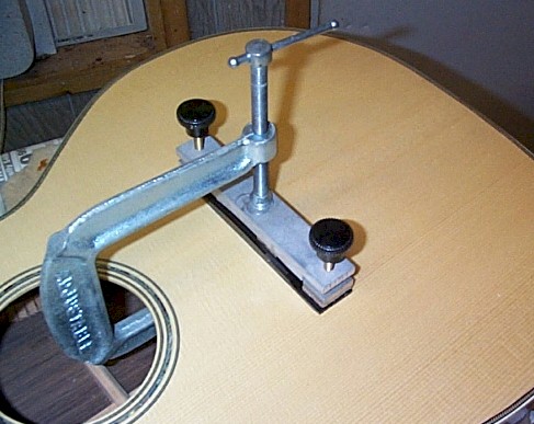 gluing.saddle.jpg (55582 bytes)
